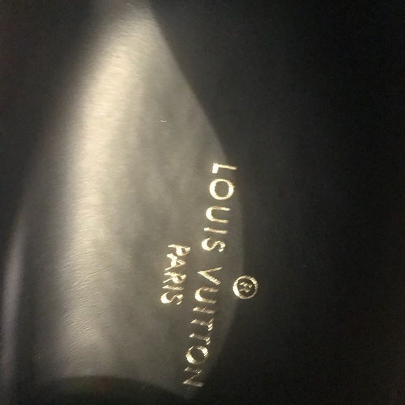 Louis Vuitton - Picture 6 of 6